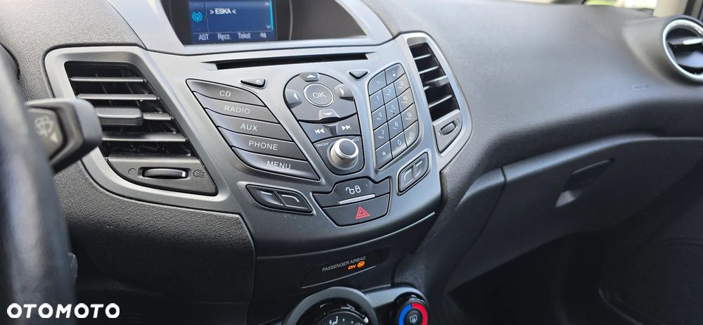 Ford Fiesta 1.0 EcoBoost S&S ST-LINE - 35