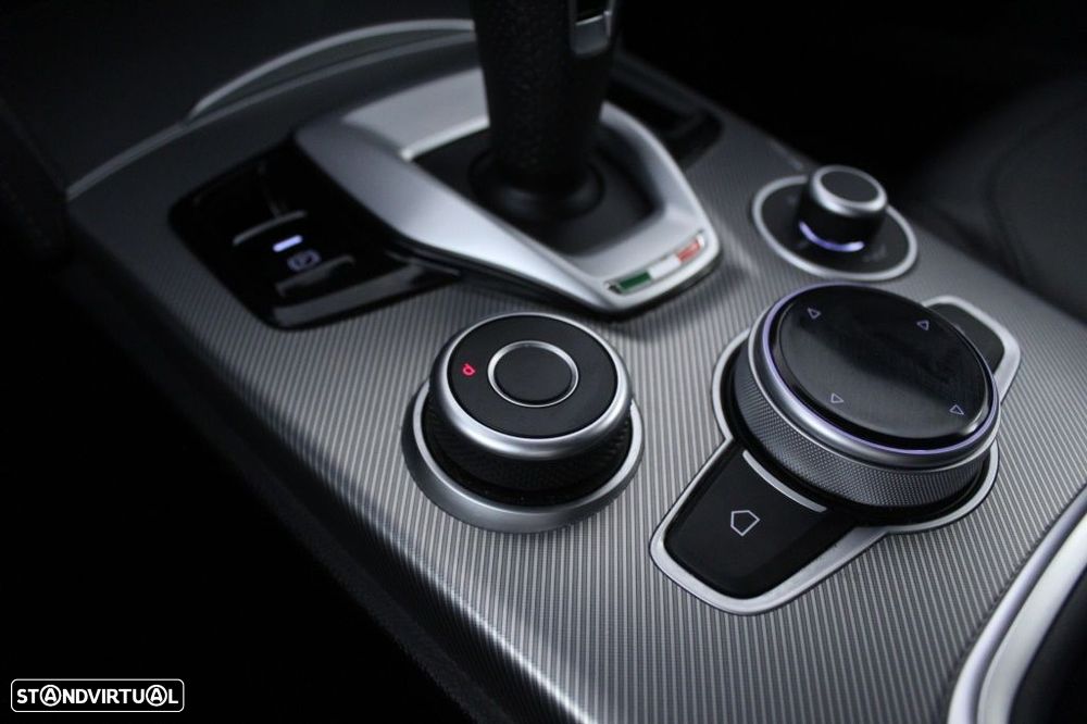 Alfa Romeo Stelvio 2.2 D Sprint AT8 - 30