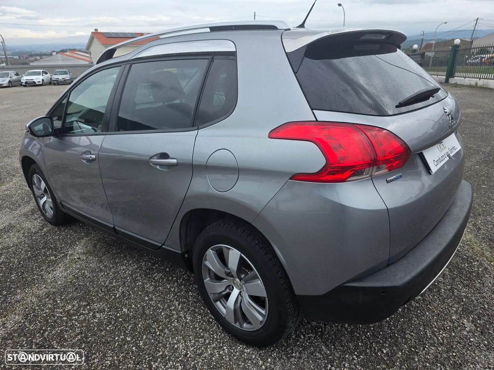 Peugeot 2008 1.6 BlueHDi Style - 23