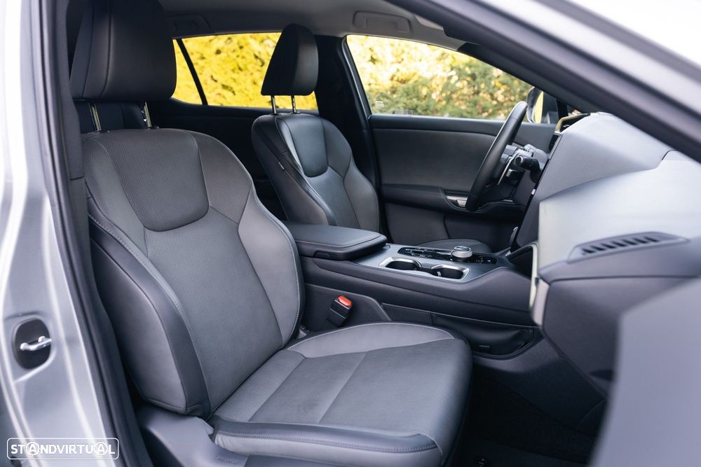 Lexus RZ 300e Premium - 36