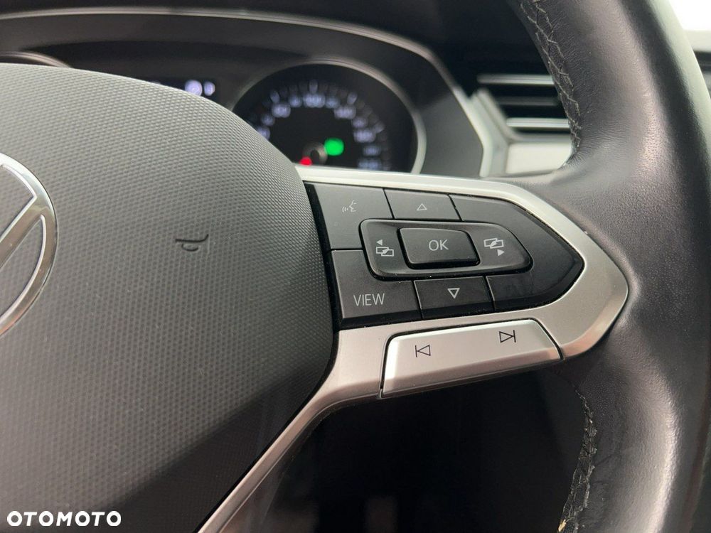 Volkswagen Passat - 22