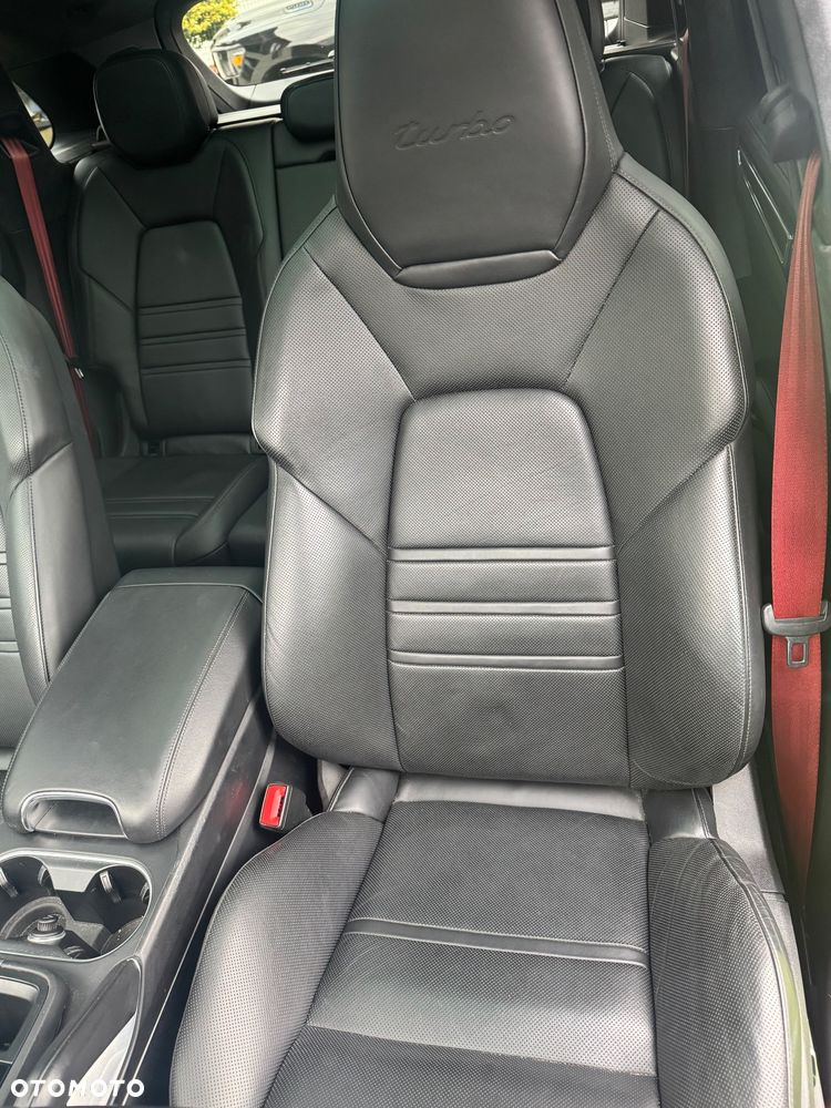 Porsche Cayenne Turbo - 17