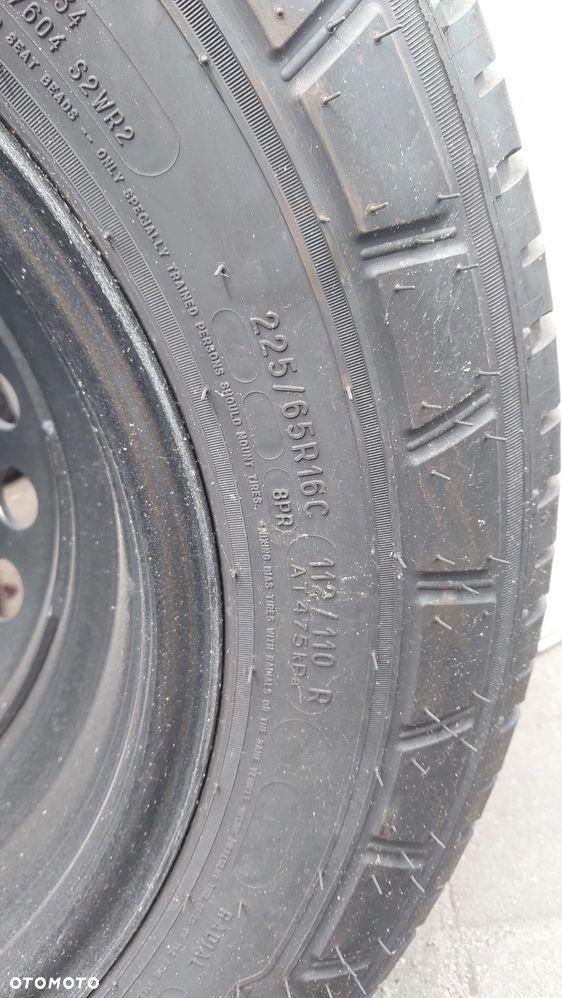 Opona pojedyncza Michelin Agilis 3 225/65 R16 112/110 T C 8,5mm - 3