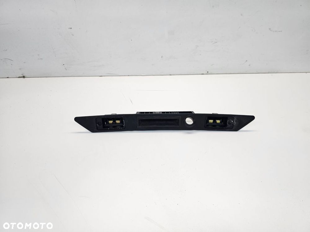 PODŚWIETLENIE TABLICY REJESTRACYJNEJ AUDI A3 A4 A6 8E0827574C - 1