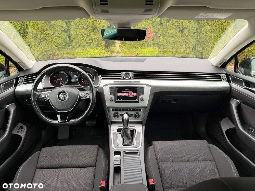 Volkswagen Passat - 31