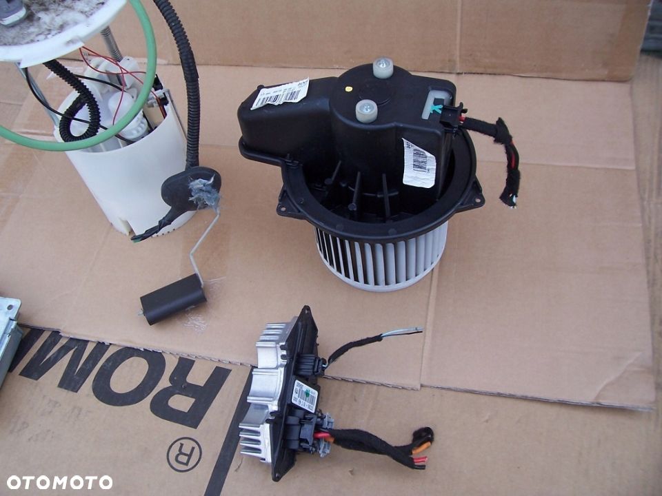lancia YPSILON 11- WENTYL. DMUCHAWA 5N8727 EU - 1