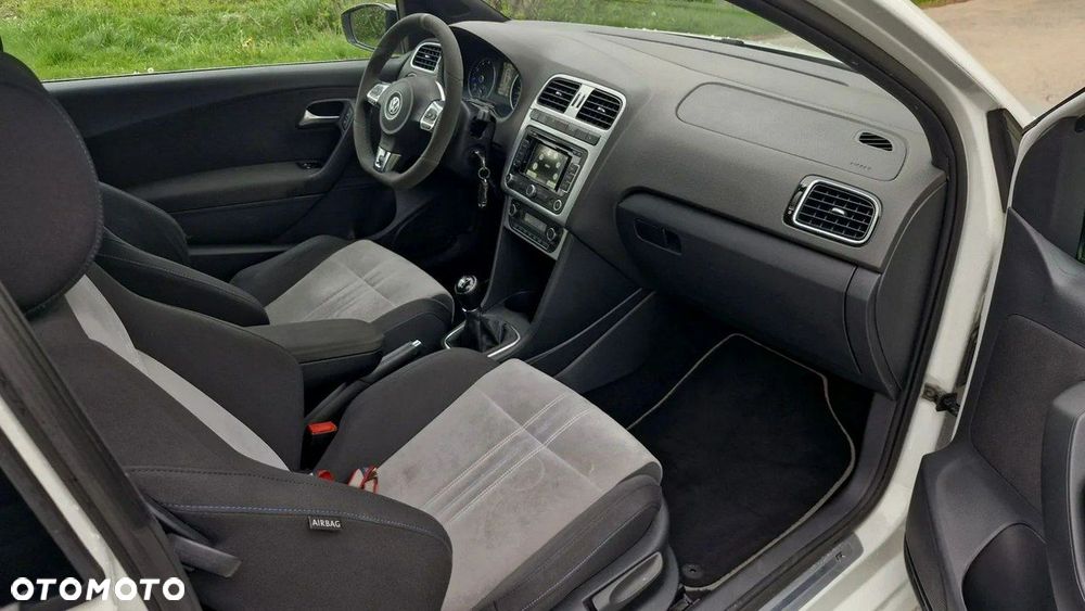 Volkswagen Polo - 12