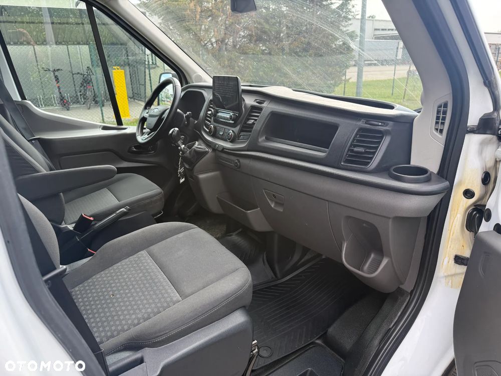 Ford Transit - 11