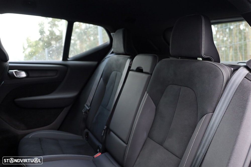 Volvo XC 40 1.5 T2 Plus Dark Auto - 11