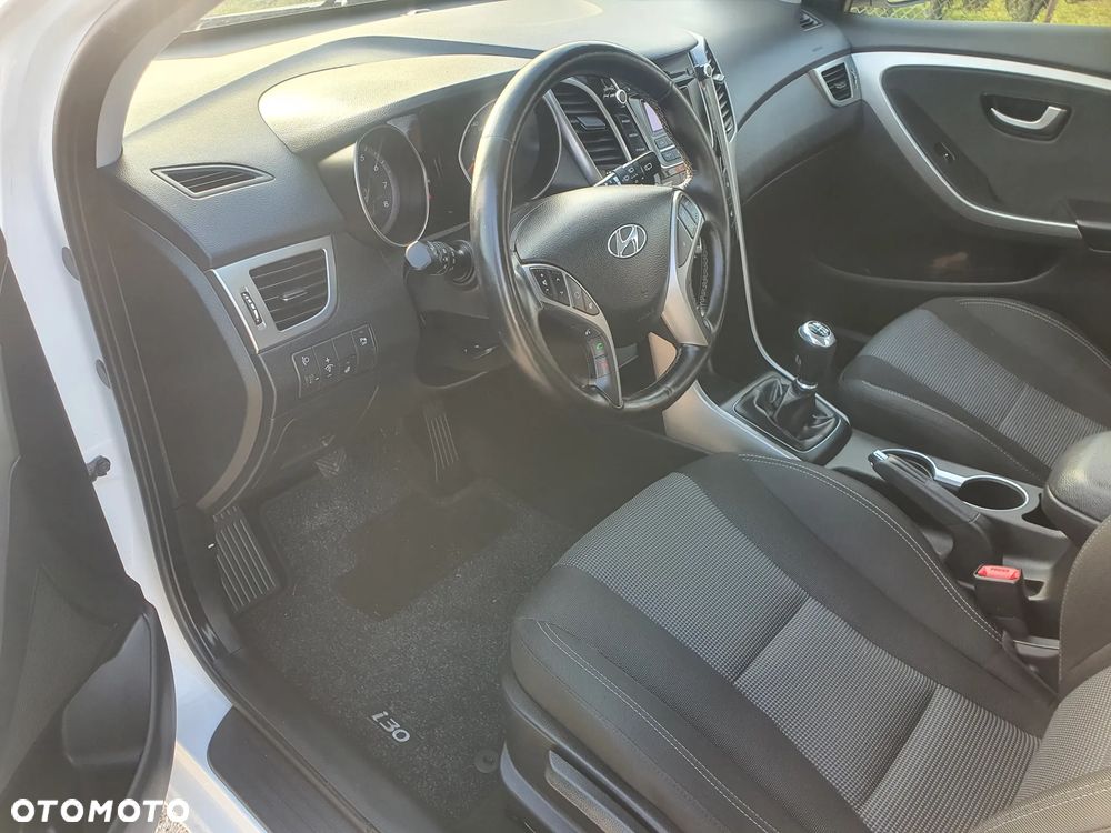 Hyundai i30 1.4 Intro Edition - 11