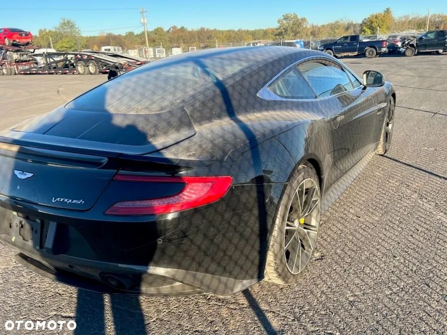 Aston Martin Vanquish Coupe - 16