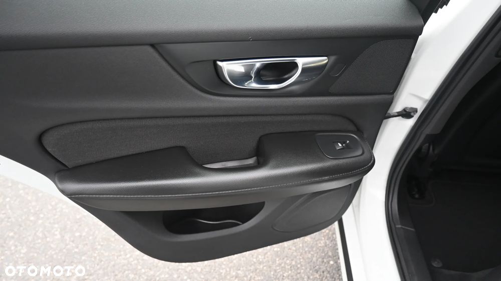 Volvo V60 B3 B Momentum Pro - 28