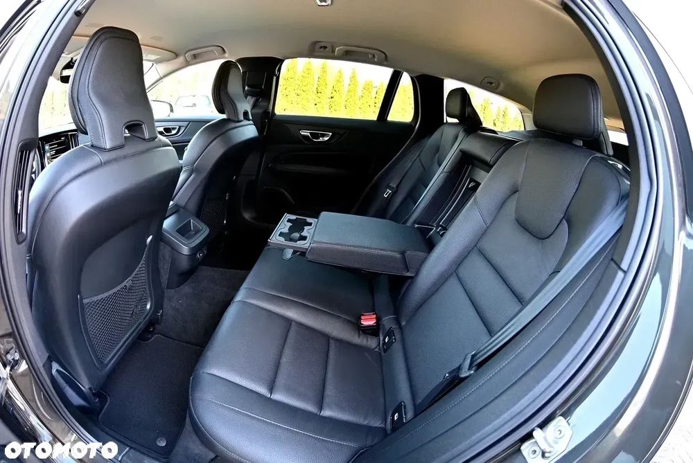 Volvo V60 2022