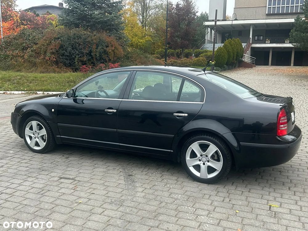 Skoda Superb 1.8 Turbo Elegance - 28