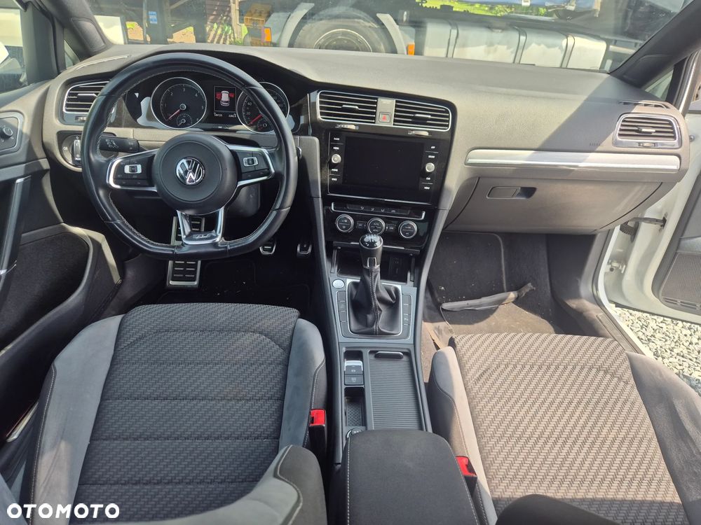 Volkswagen Golf - 19