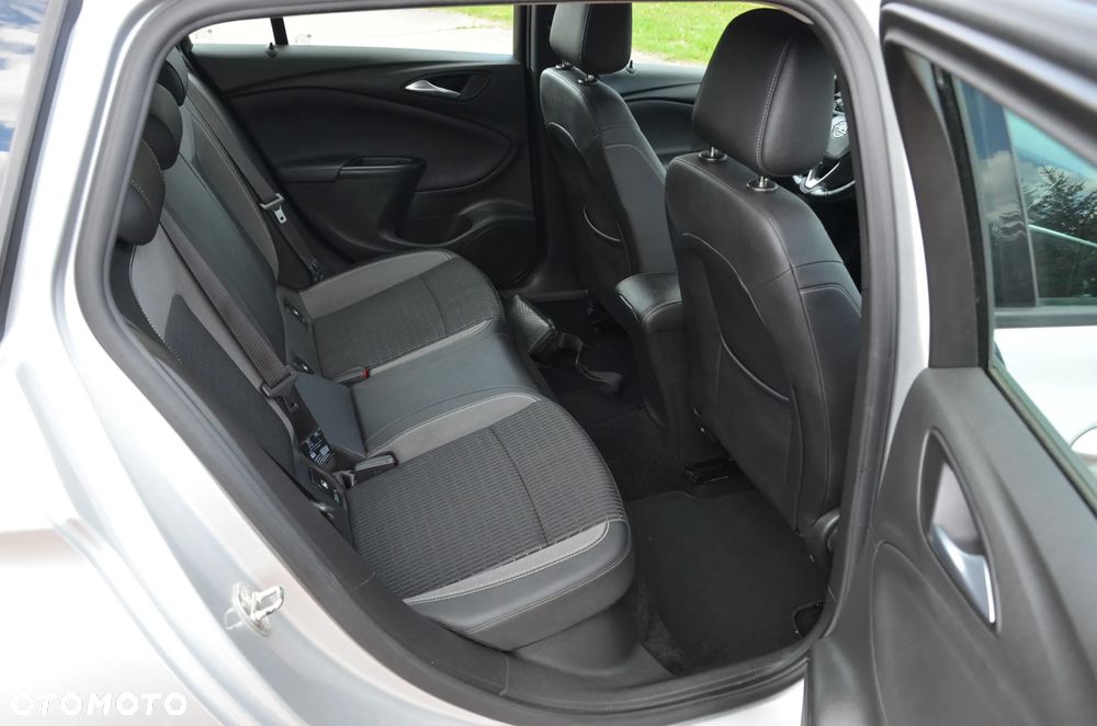 Opel Astra 1.2 T GS S&S - 17