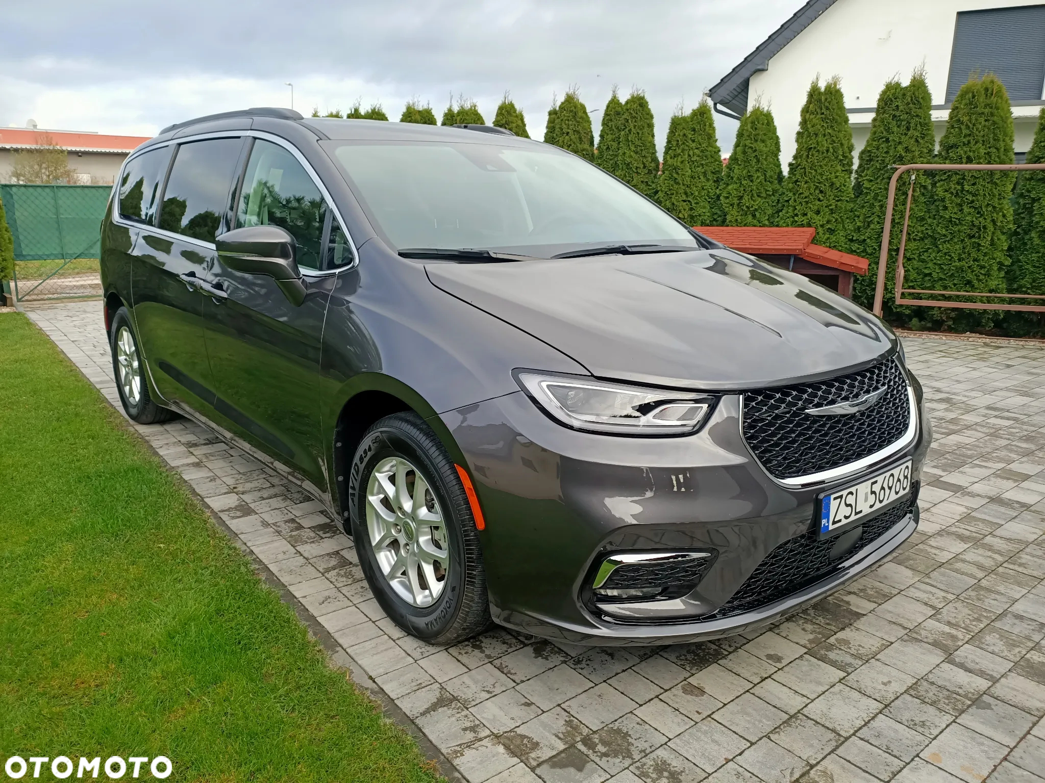 Chrysler Pacifica - 2