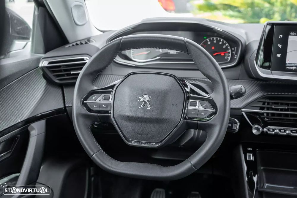 Peugeot 2008 - 8