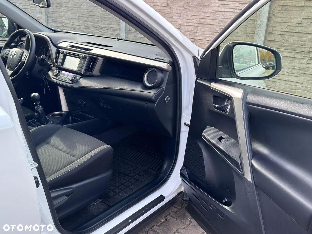 Toyota RAV4 2.0 D-4D Premium - 14