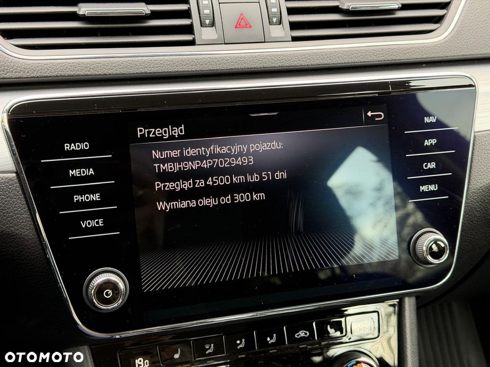 Skoda Superb 2.0 TDI SCR Ambition DSG - 30
