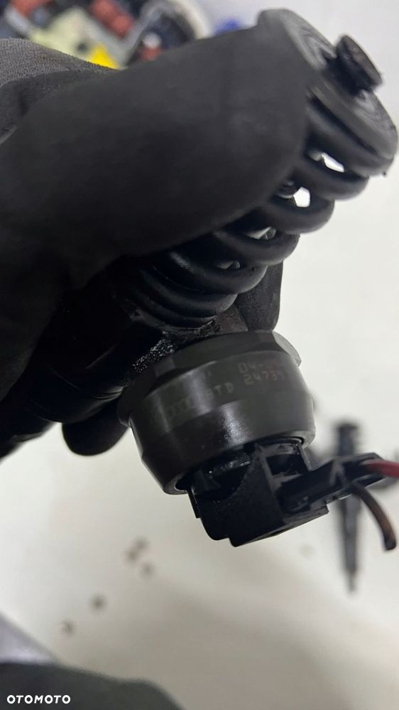 KOMPLET WTRYSKIWACZY VOLKSWAGEN PASSAT B5 1.9 TDI 038130073BA - 4