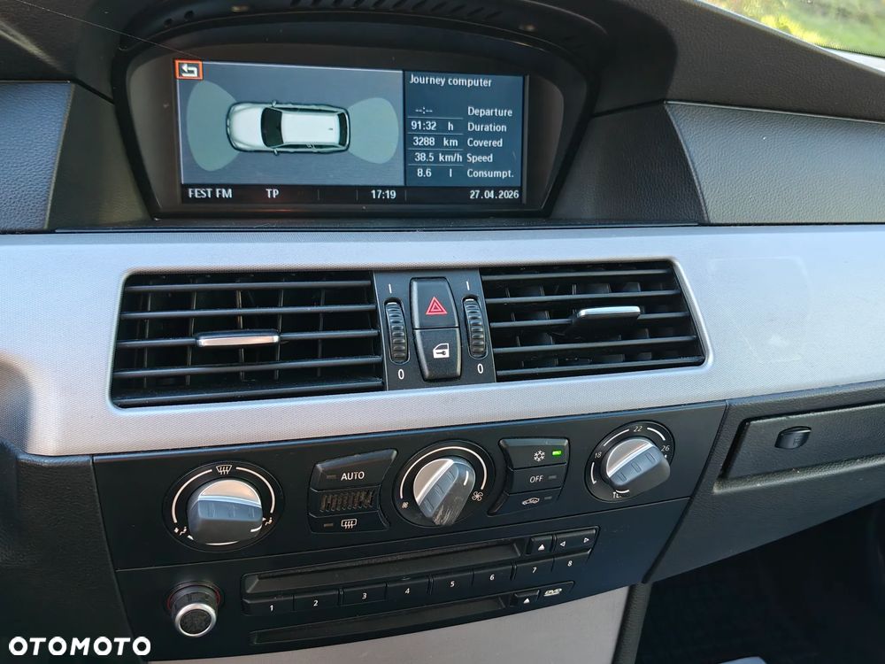 BMW Seria 5 520d - 23