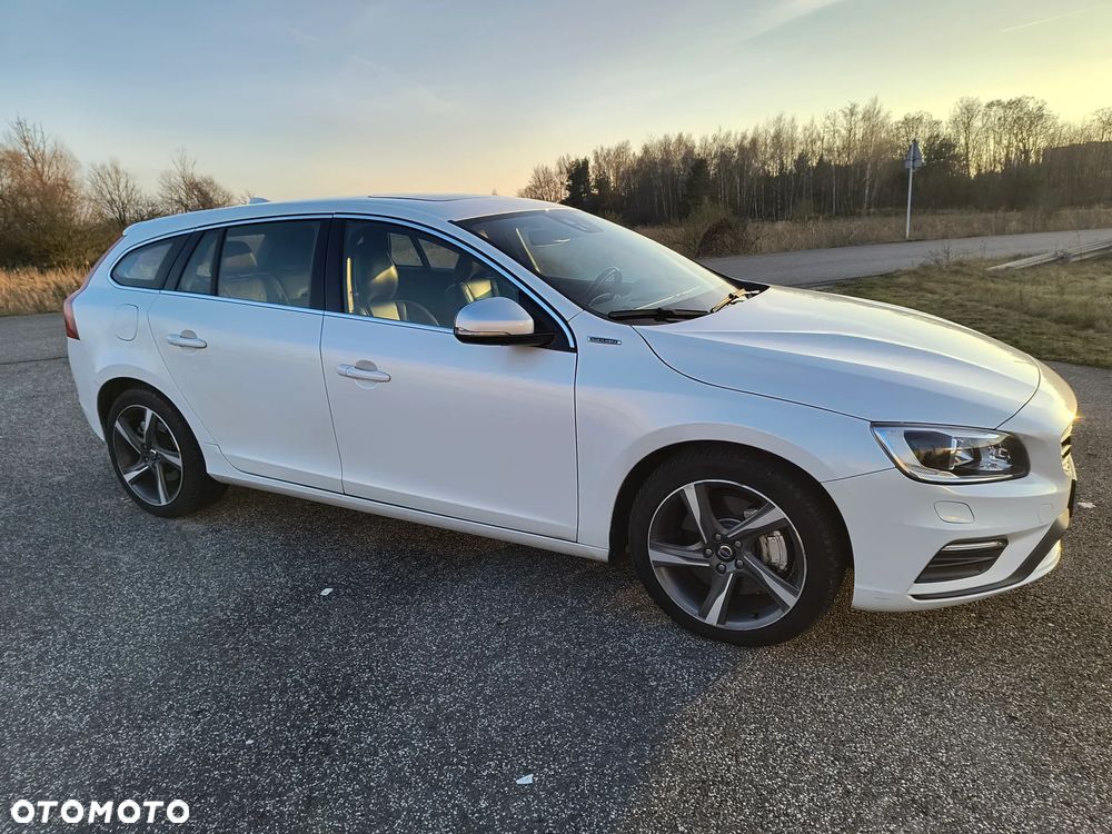 Volvo V60 D6 AWD Plug-in Hybrid Summum - 9