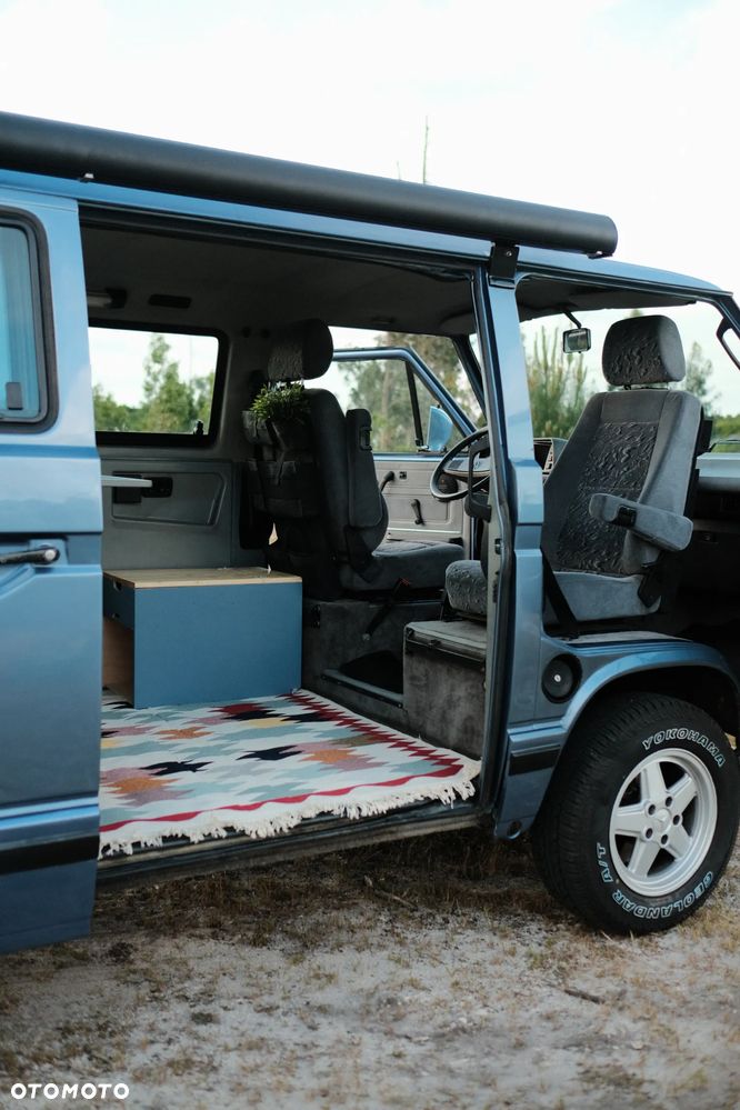 Volkswagen Multivan - 16