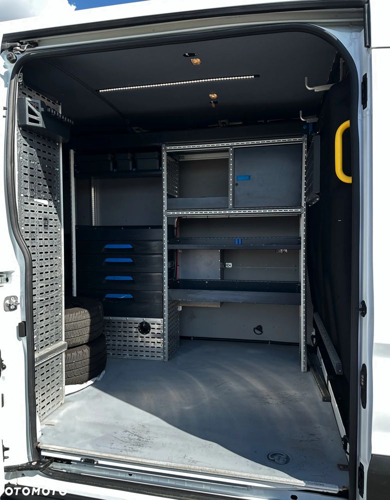 Ford Transit - 38