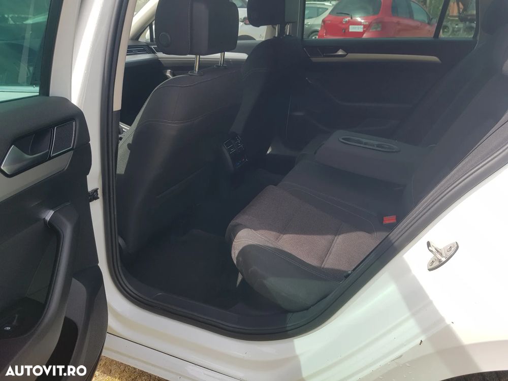 Volkswagen Passat 2.0 TDI SCR DSG Elegance - 13