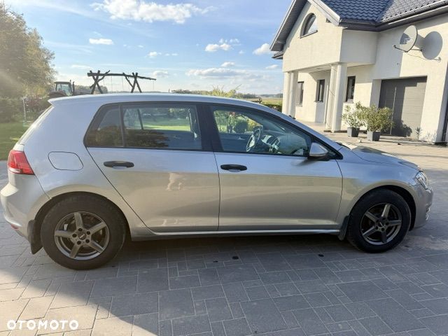 Volkswagen Golf - 6
