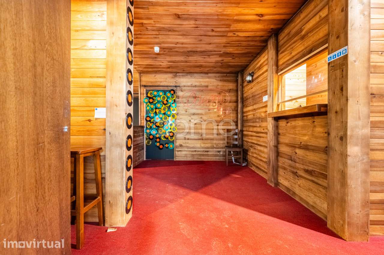 Espaço comercial apto para sala de espetáculos - R. Pinto Bessa, Po... - Grande imagem: 3/36