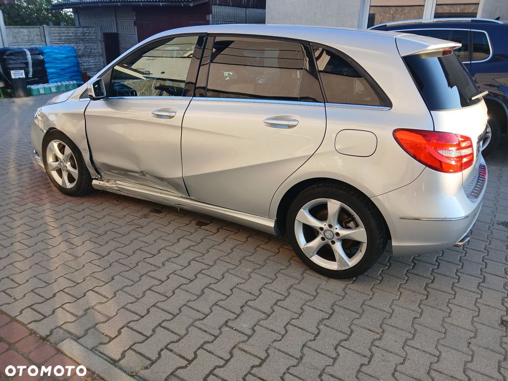 Mercedes-Benz Klasa B 180 d Edition - 8