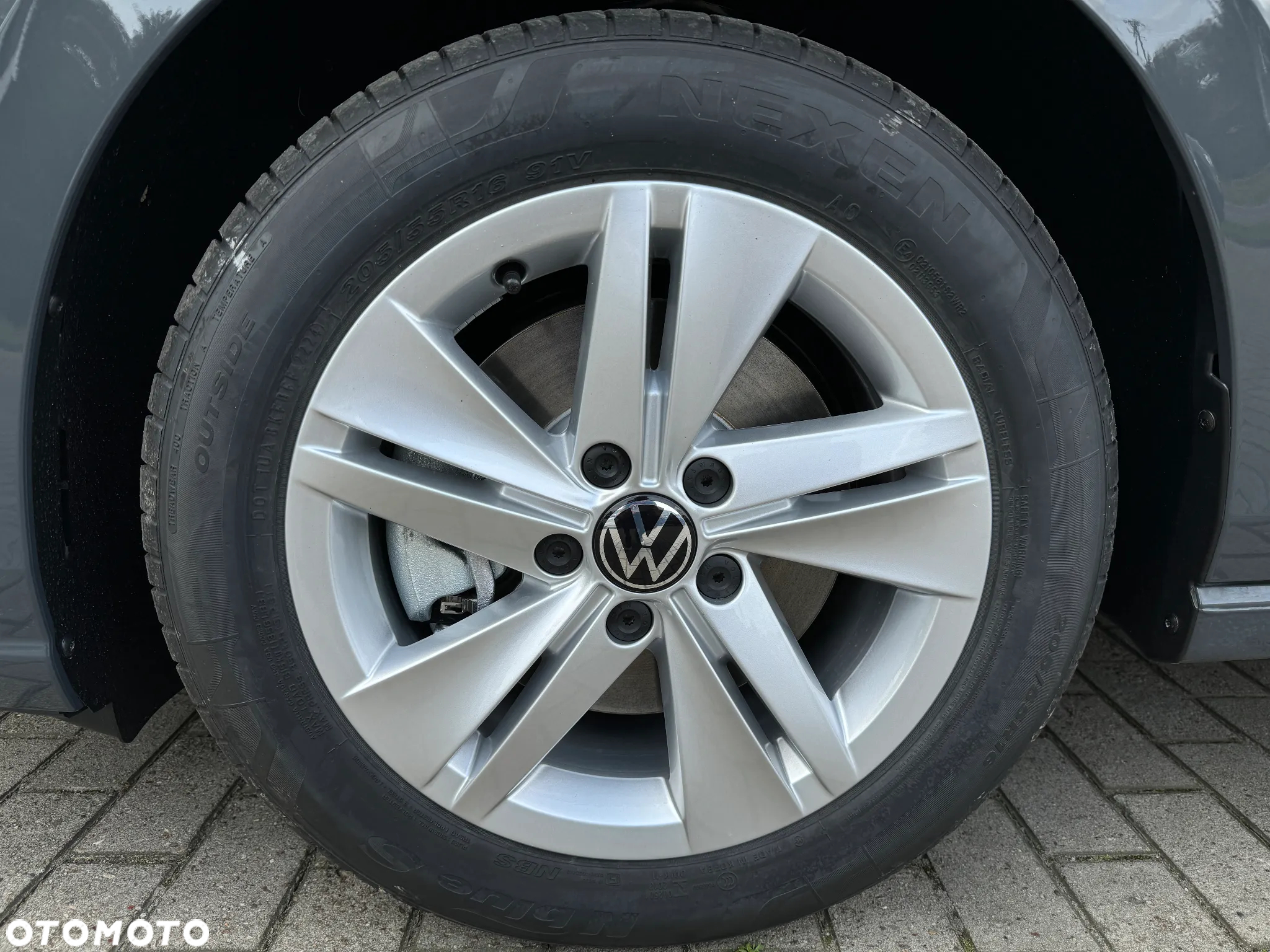 Volkswagen Golf - 10