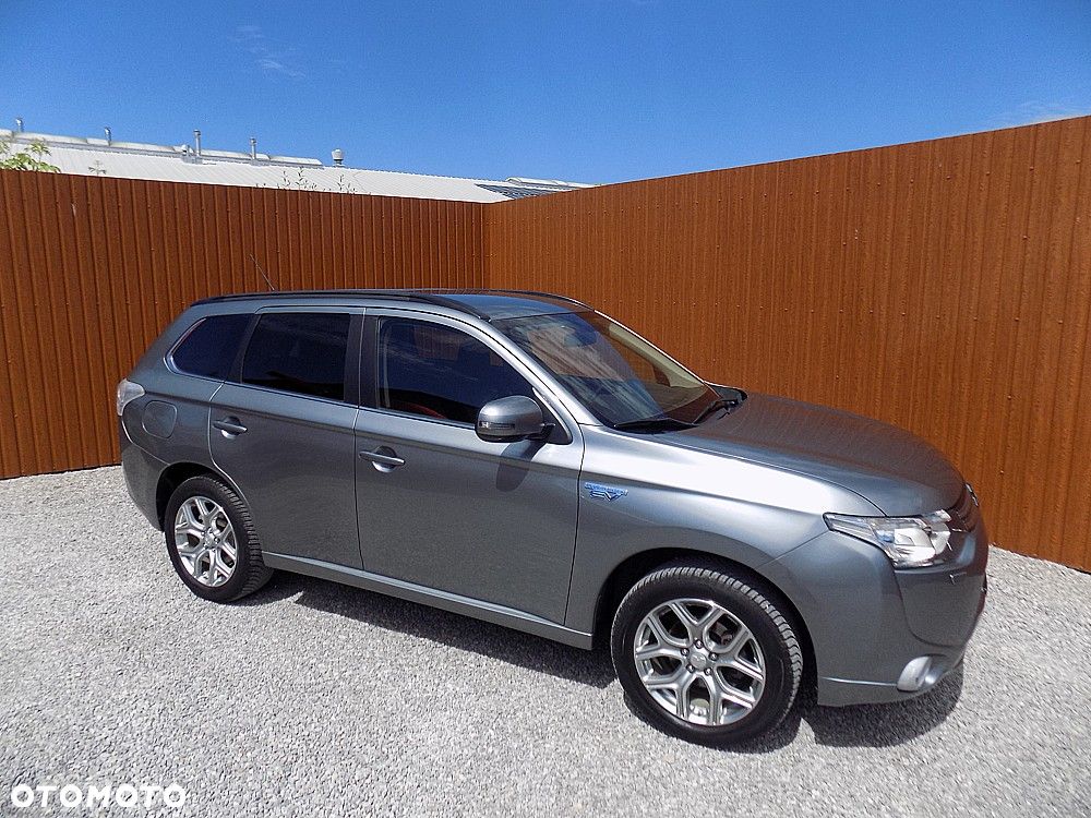 Mitsubishi Outlander 2.0 4WD Top - 34