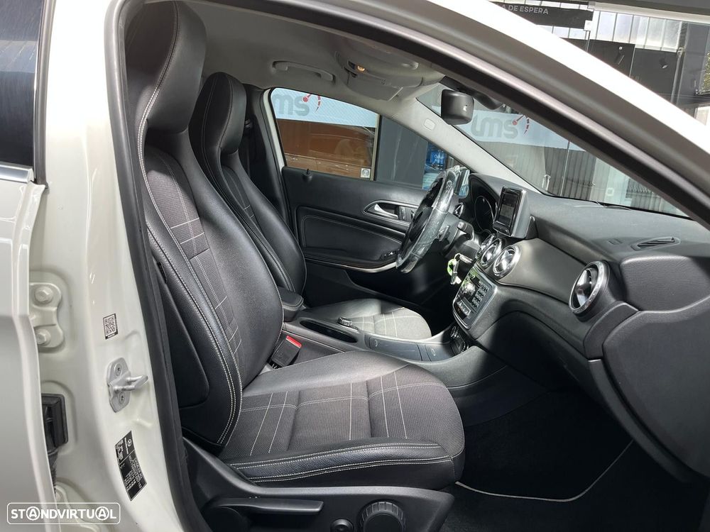 Mercedes-Benz GLA 220 CDi Urban 4-Matic - 19