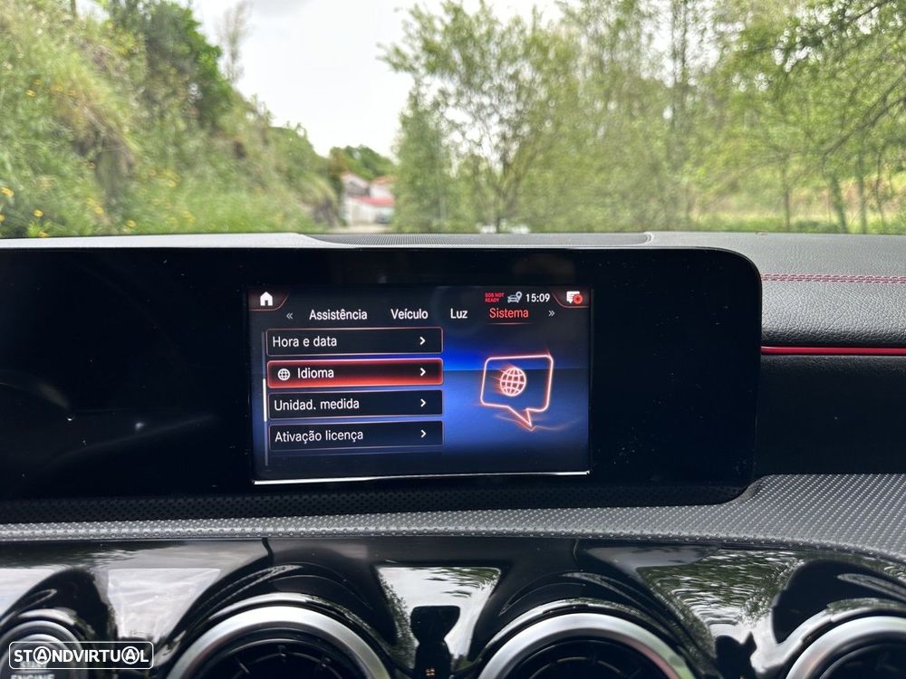 Mercedes-Benz CLA 250 e Shooting Brake AMG Line - 44