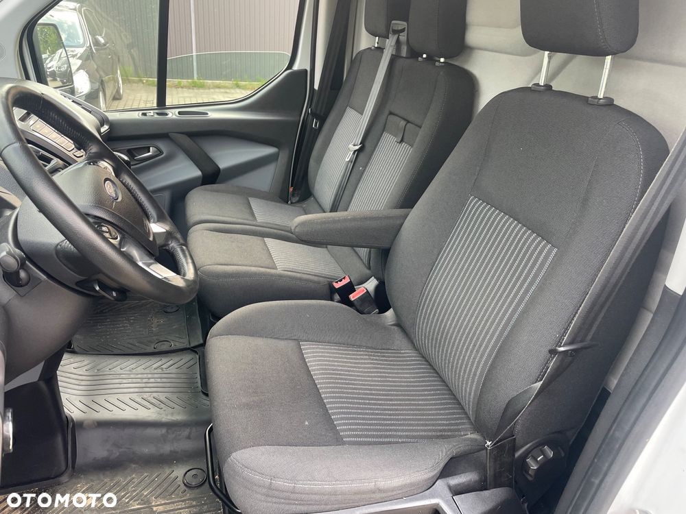 Ford Transit Custom - 11