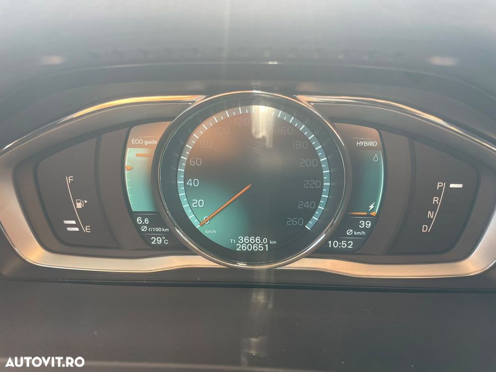 Volvo V60 D5 AWD Kinetic - 8