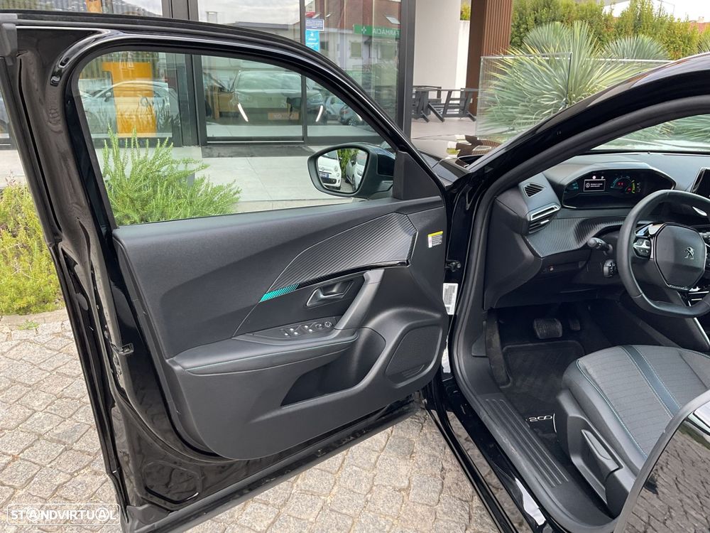 Peugeot e-2008 50 kWh Allure - 18