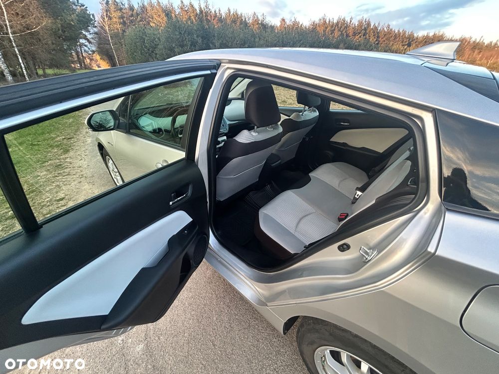 Toyota Prius Hybrid - 11