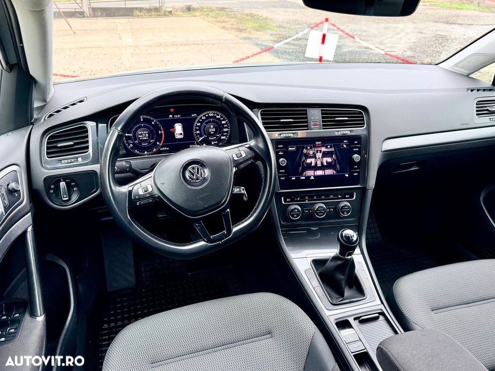 Volkswagen Golf 1.6 TDI Comfortline - 17