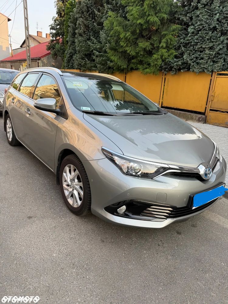 Toyota Auris Hybrid 135 Selection - 1