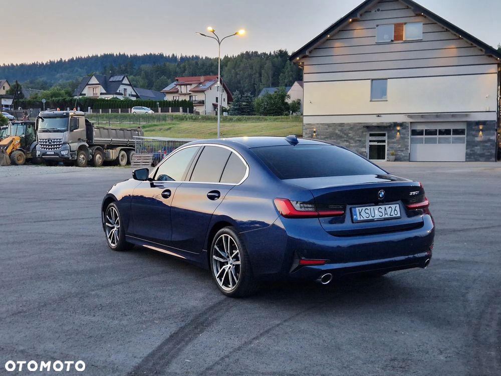 BMW Seria 3 330i Sport Line - 15