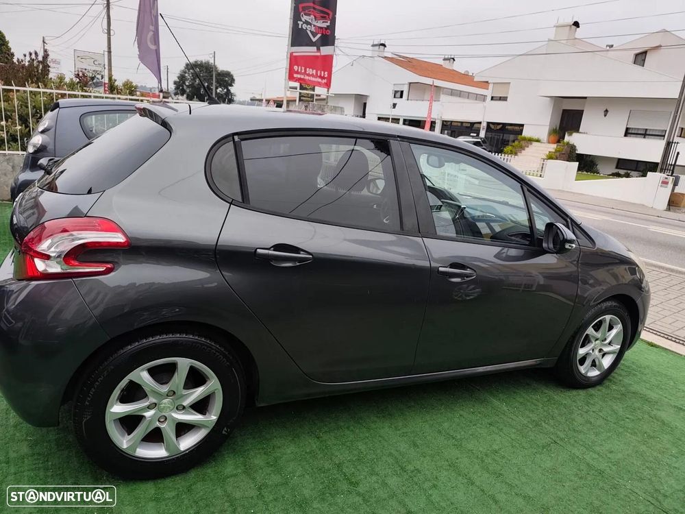 Peugeot 208 1.2 PureTech Active - 8