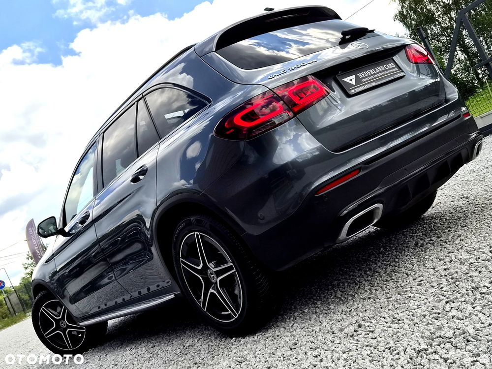 Mercedes-Benz GLC 300 de 4Matic 9G-TRONIC AMG Line Plus - 9
