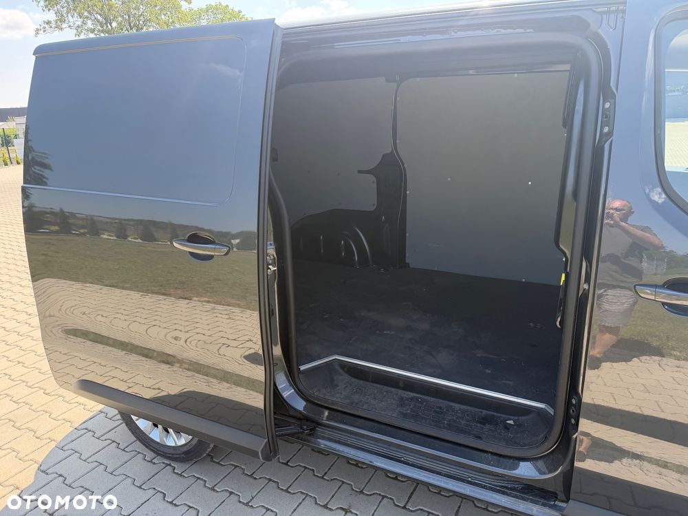 Toyota PRO ACE - 6
