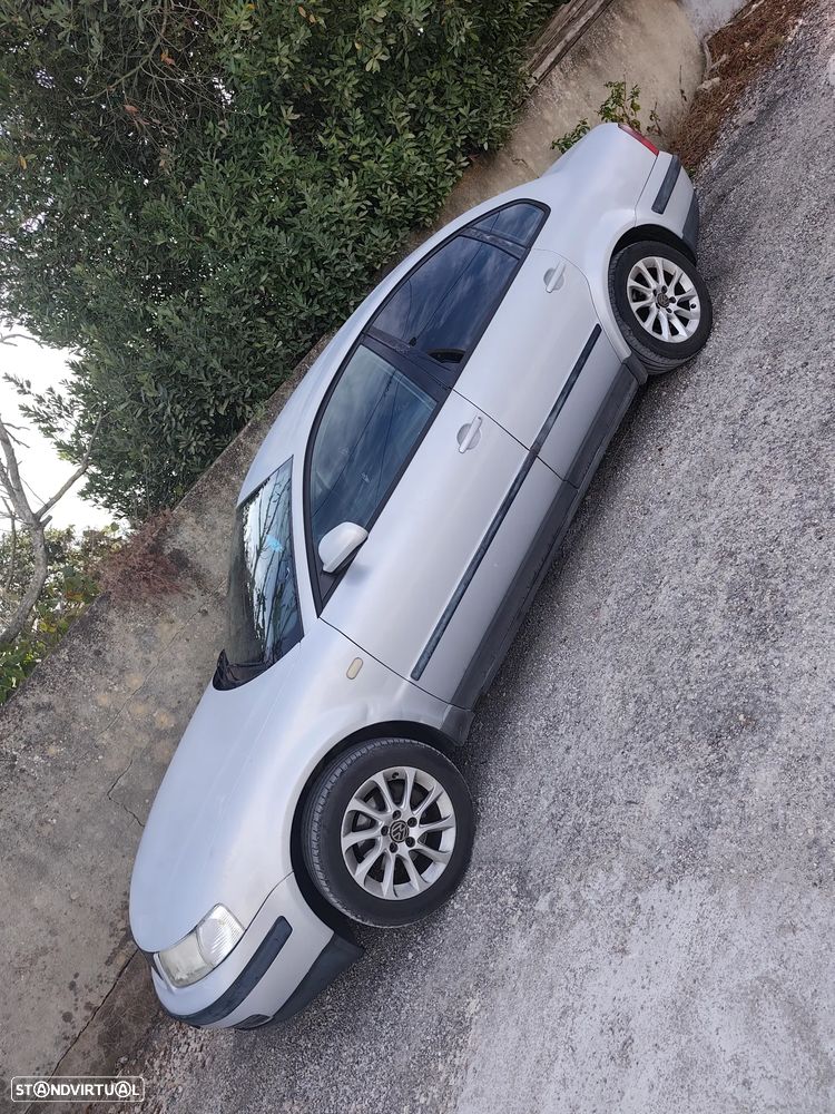 VW Passat - 2