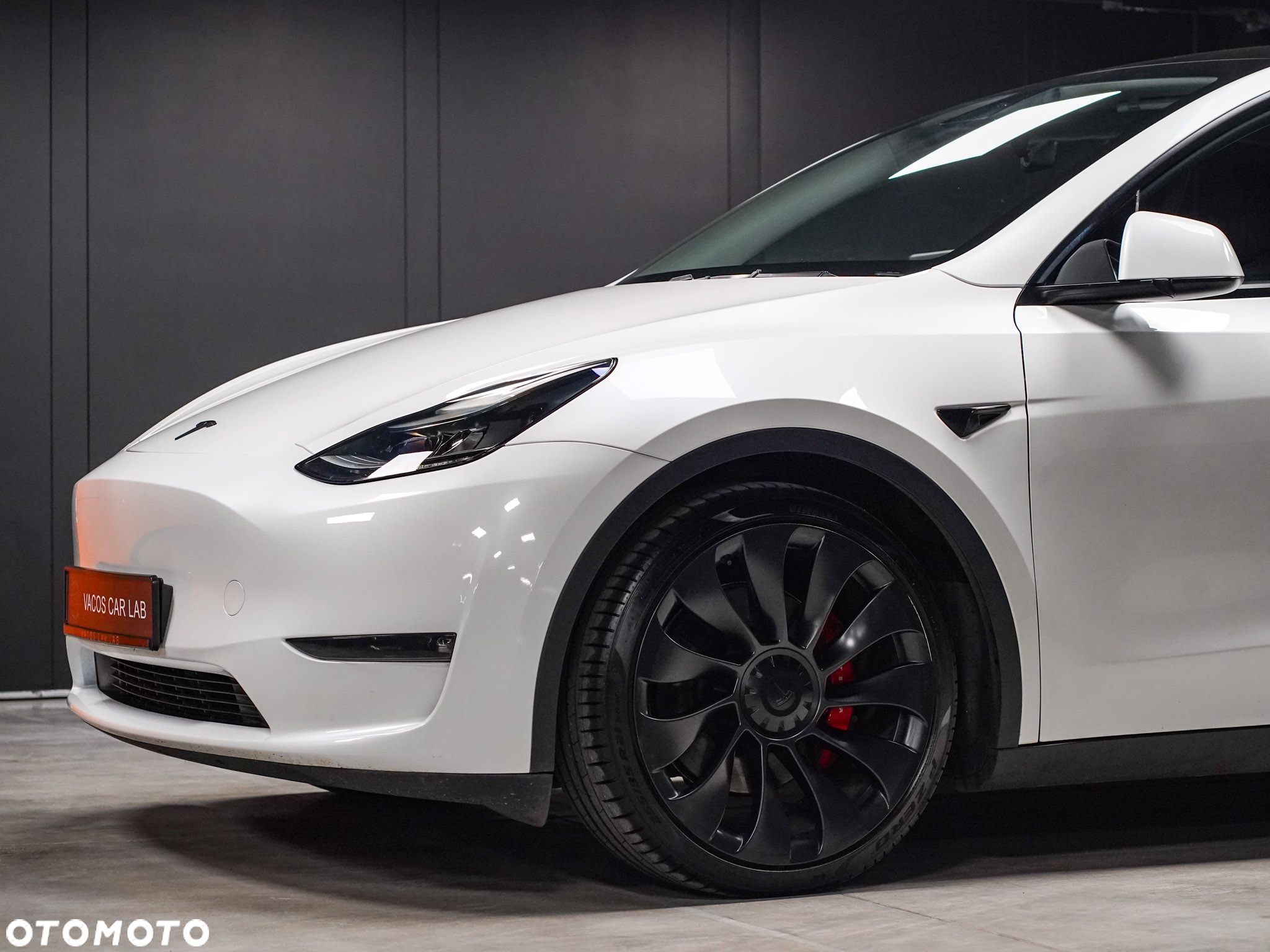 Tesla Y Performance AWD - 14