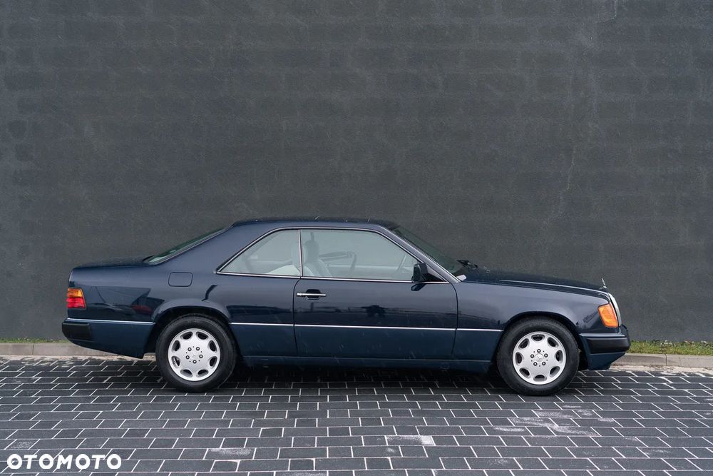 Mercedes-Benz W124 (1984-1993) - 11